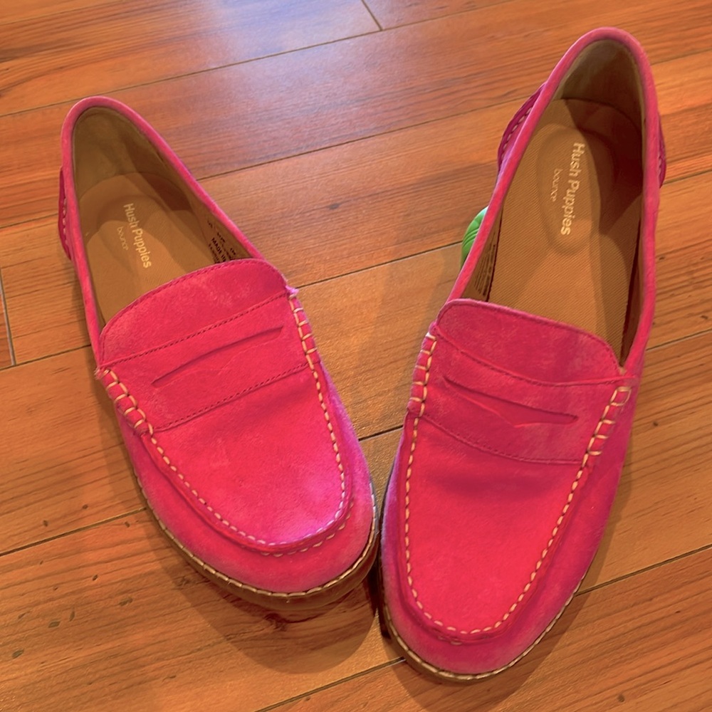 Brand new Hush Puppies Pink Suede Loafers Sz 6M